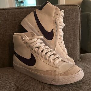 Women’s 8/Boys’ 7Y Nike Blazer high